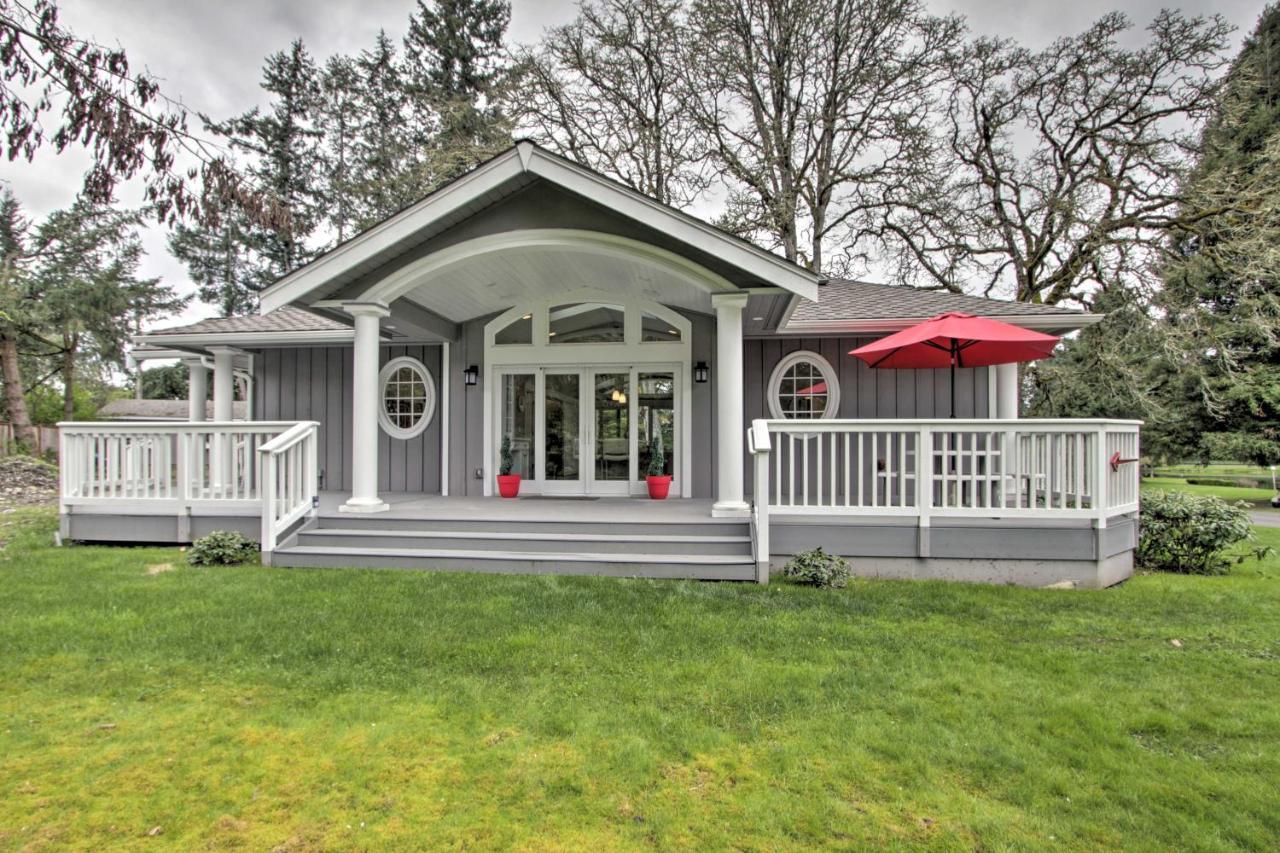 Contemporary Tacoma Cottage With Deck And Pond! Экстерьер фото