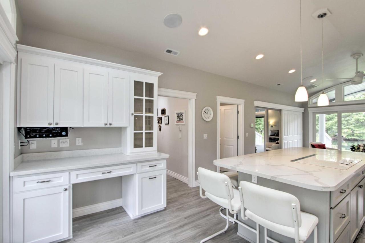 Contemporary Tacoma Cottage With Deck And Pond! Экстерьер фото