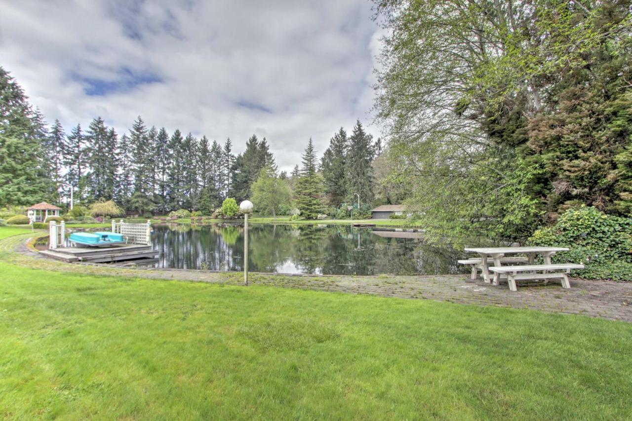 Contemporary Tacoma Cottage With Deck And Pond! Экстерьер фото